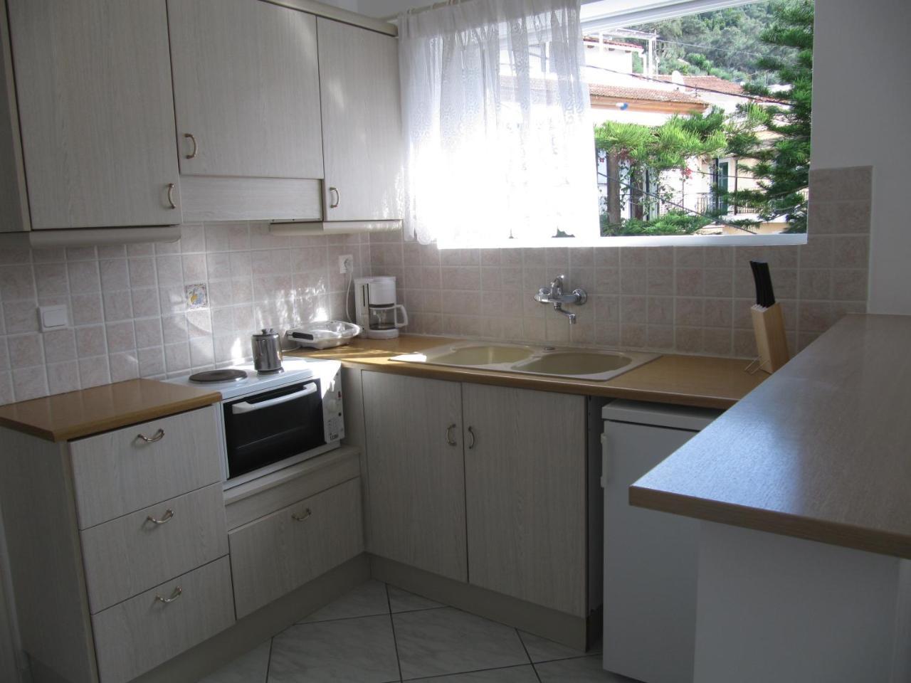 Irini Apartments And Studios 아기오스고르디오스 외부 사진